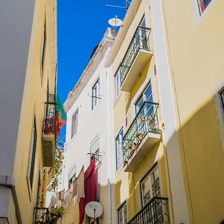 Charming Cozy Mouraria Flat